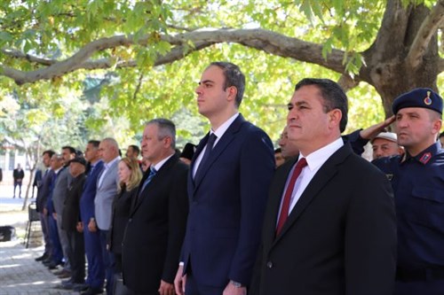 İlçemizde 29 Ekim Cumhuriyet Bayramı Kutlamaları Çelenk Sunma Töreni İle Başladı